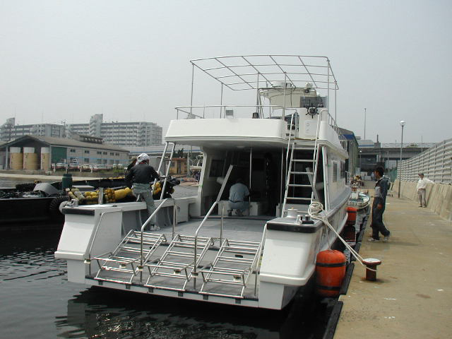 沖縄ダイビングボート LEGEND