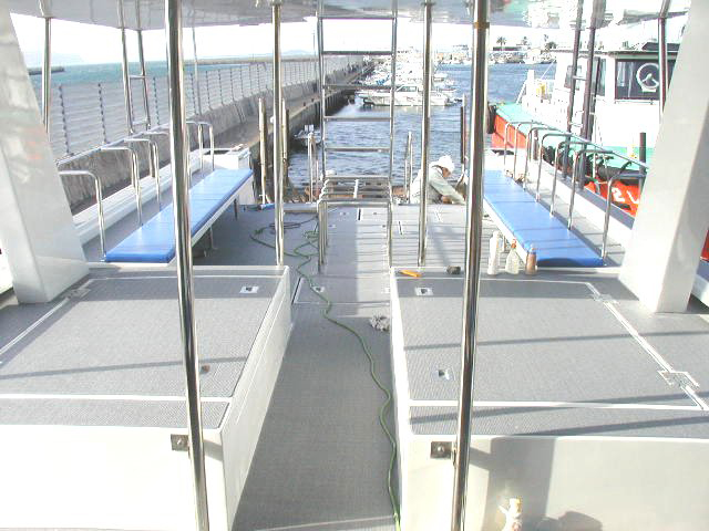 ニューカレドニアダイビングボート PICTILIS